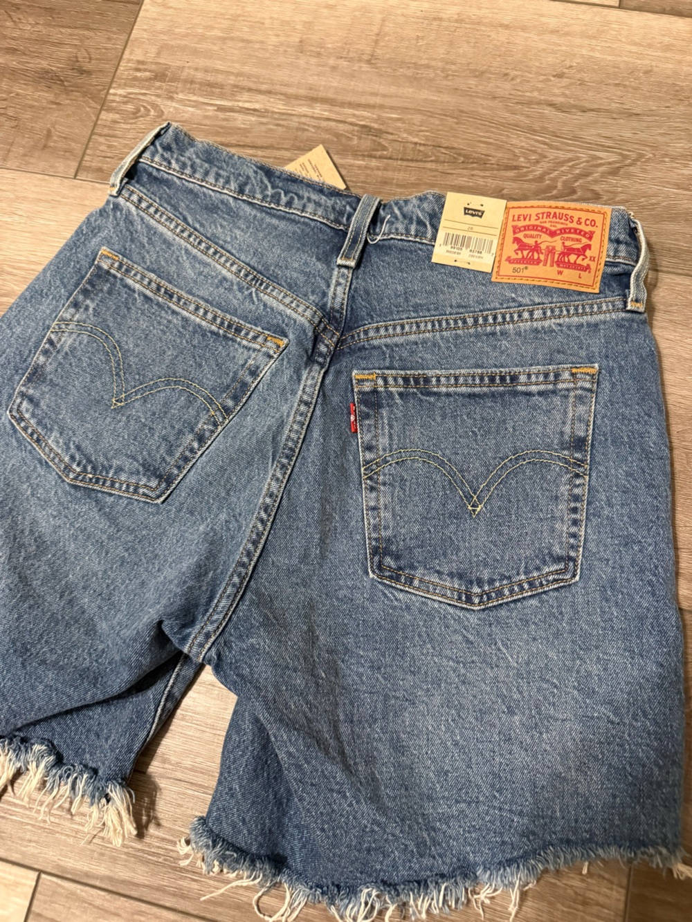 Levi's Blue Denim 501 Mid-High Shorts with Tags - Picture 5 of 5